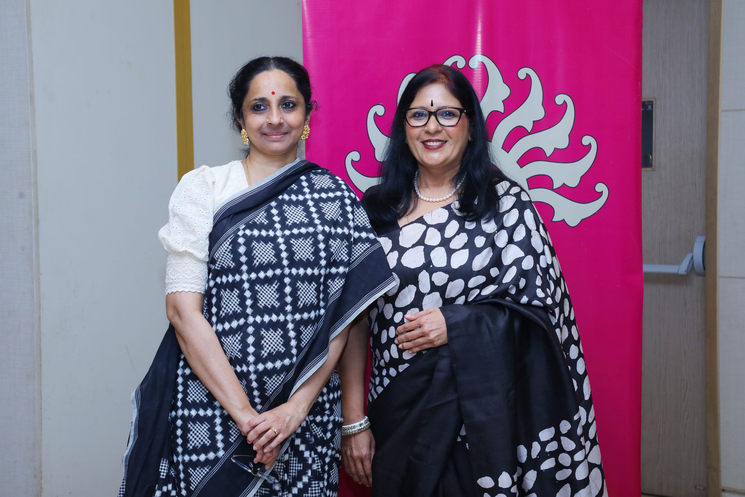 On January 7th, 2025, the “Inspirational Women Series – 2” event, titled “Managing The Mate,” celebrated the incredible contributions of Aruna Anand to Indian chess. As the wife and manager of chess legend Vishwanathan Anand, Aruna was recognized for her unwavering support and pivotal role in his rise to world champion.